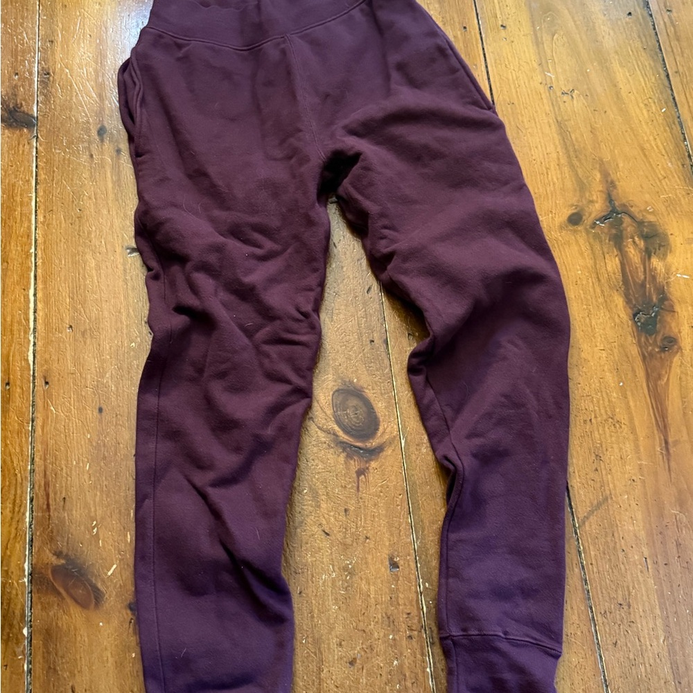 Men’s maroon joggers champion
